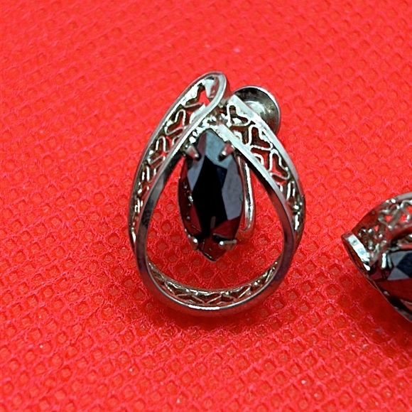 Titan Vintage Silver/Hematite (screw back) Earrings - Picture 3 of 11